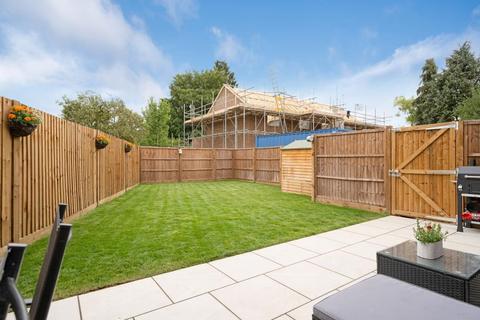 14 Summerfield Close, London Colney, St Albans, AL2 1PT