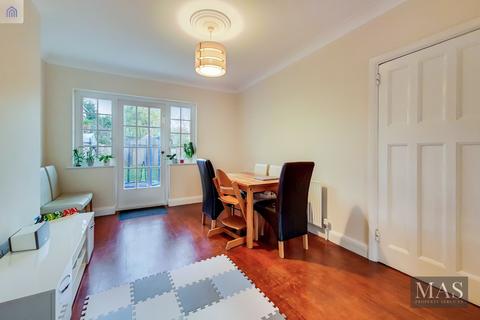 3 bedroom semi-detached house to rent - Aylward Road, London SW20