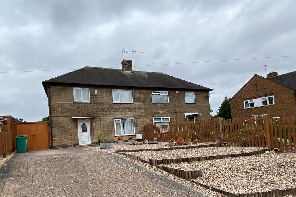 Wollaton Vale, NG8 3 bed semidetached house £1,200 pcm (£277 pw)