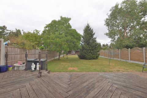 42 Bruce Grove, Wickford, SS11 8QL