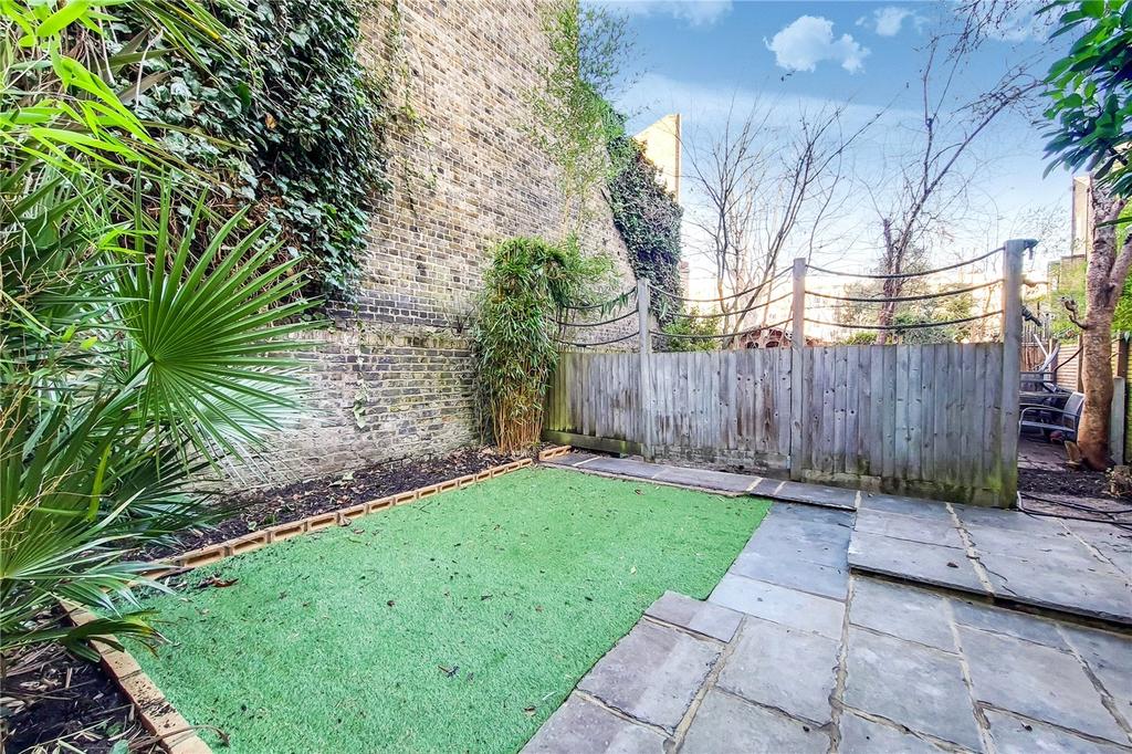 Morton Road, Canonbury, Islington, London, N1 2 bed apartment £3,250