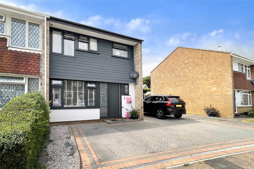 Priory Road, Rustington... 3 bed semidetached house £435,000