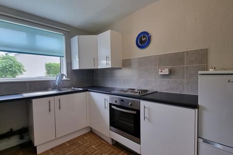 2 bedroom cottage to rent, Newhall Street, Bankfoot PH1