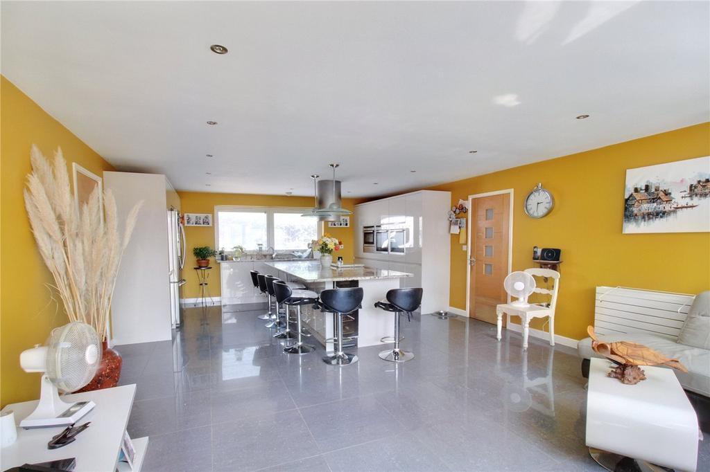 Kitchen/Family Room