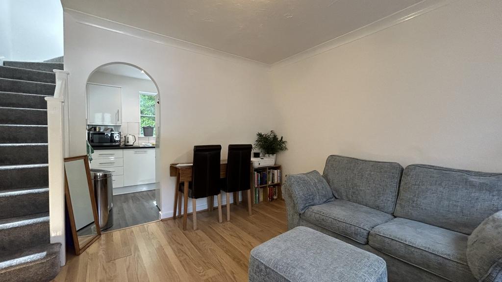 Francis Way, Camberley, Surrey, GU15 1 bed terraced house £1,100 pcm