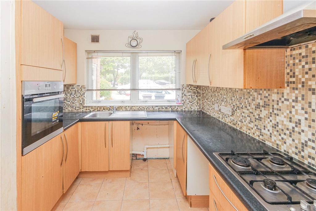 Drakes Drive, St. Albans, Hertfordshire 3 bed end of terrace house £