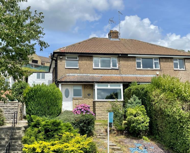 Greenfield Road, Holmfirth, HD9 2LP 3 bed semidetached house £975