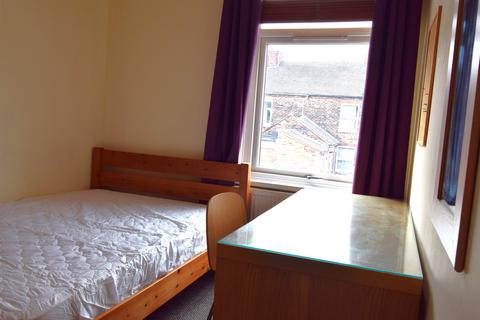 32 Boughey Road, Stoke-on-trent, ST4 2BQ