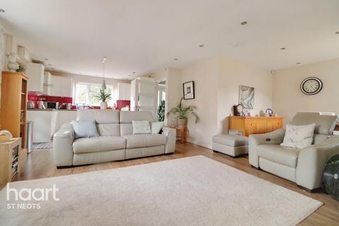 1 Blakes Way, Eaton Socon, St Neots, PE19 8PU
