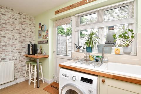 40 Barnsnap Close, Horsham, RH12 5XY