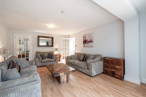 2 bedroom semi-detached house to rent, Baberton Mains Brae, Edinburgh, EH14