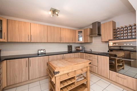 2 bedroom semi-detached house to rent, Baberton Mains Brae, Edinburgh, EH14