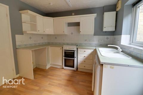 2 bedroom terraced house to rent, Violet Walk, Newport