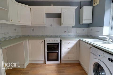 2 bedroom terraced house to rent, Violet Walk, Newport