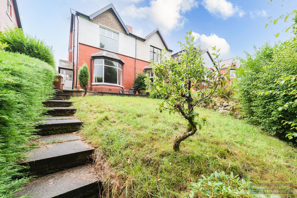 Earnsdale Avenue, Sunnyhurst, Darwen 4 bed semidetached house £175,000