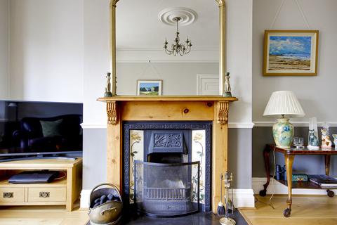 40 Cecil Road, London, N10 2BU