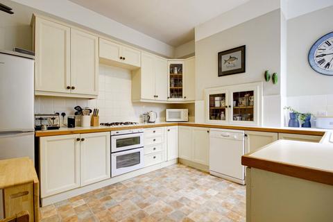 40 Cecil Road, London, N10 2BU