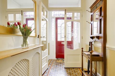 40 Cecil Road, London, N10 2BU