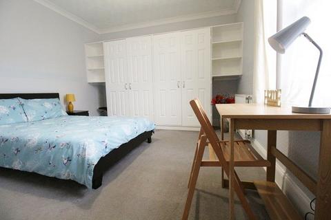 1 bedroom in a house share to rent, Eastbourne Street Monks Road, Lincoln, Lincolnsire, LN2 5BW, United Kingdom