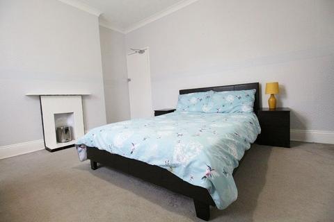 1 bedroom in a house share to rent, 16 Eastbourne Street Monks Road, Lincoln, Lincolnshire, LN2 5BW, United Kingdom