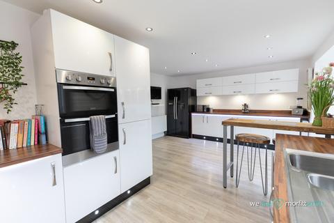 92 Heatherfields Crescent, New Rossington, Doncaster, DN11 0TZ