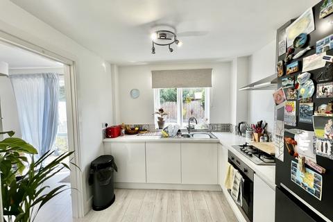3 bedroom semi-detached house to rent, Palin Gardens, Radcliffe-on-Trent