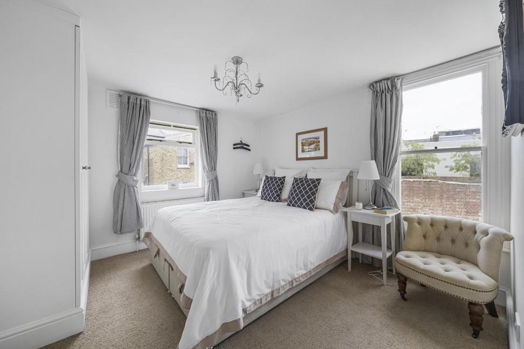 Heyford Avenue, Vauxhall 2 bed flat £570,000