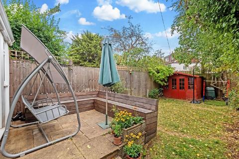 44 Meadow Close, London, SW20 9JB