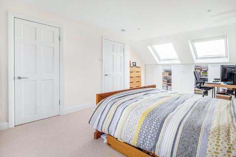 44 Meadow Close, London, SW20 9JB