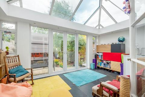 44 Meadow Close, London, SW20 9JB