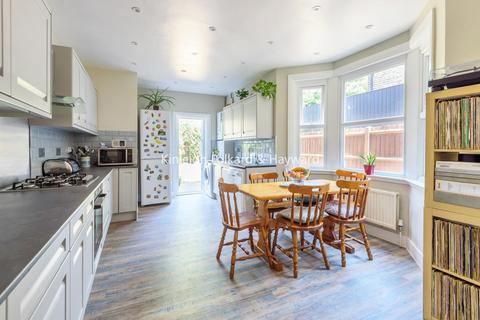 65 Ringstead Road, London, SE6 2BT