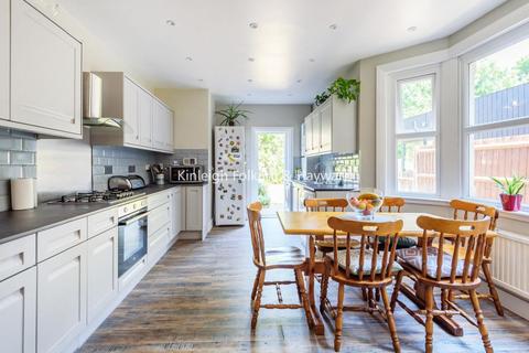 65 Ringstead Road, London, SE6 2BT