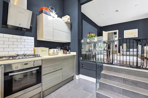 13a Gilbey Road, London, SW17 0QQ