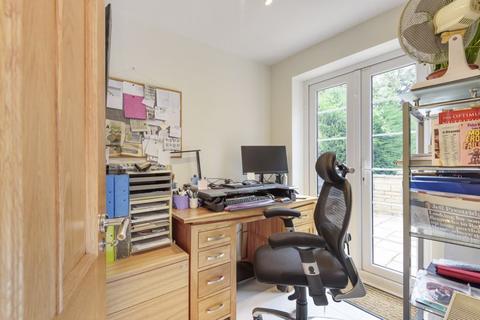 15 Purley Knoll, Purley, CR8 3AF