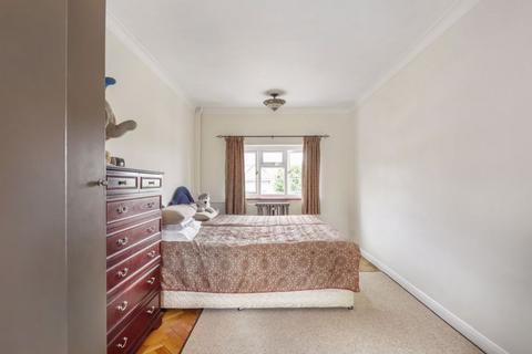 15 Purley Knoll, Purley, CR8 3AF