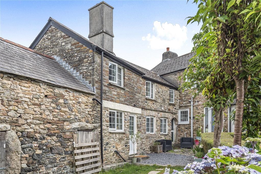Yelverton, Devon 2 bed terraced house for sale £200,000