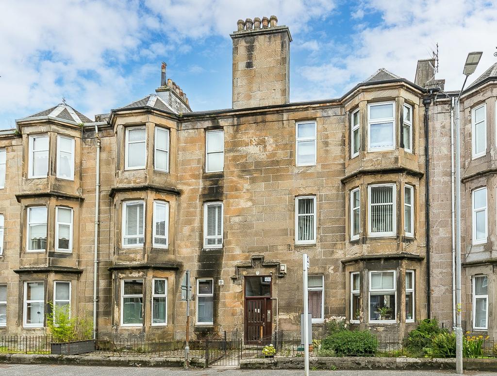 Bonhill Road, Dumbarton, G82 2 bed flat £88,000