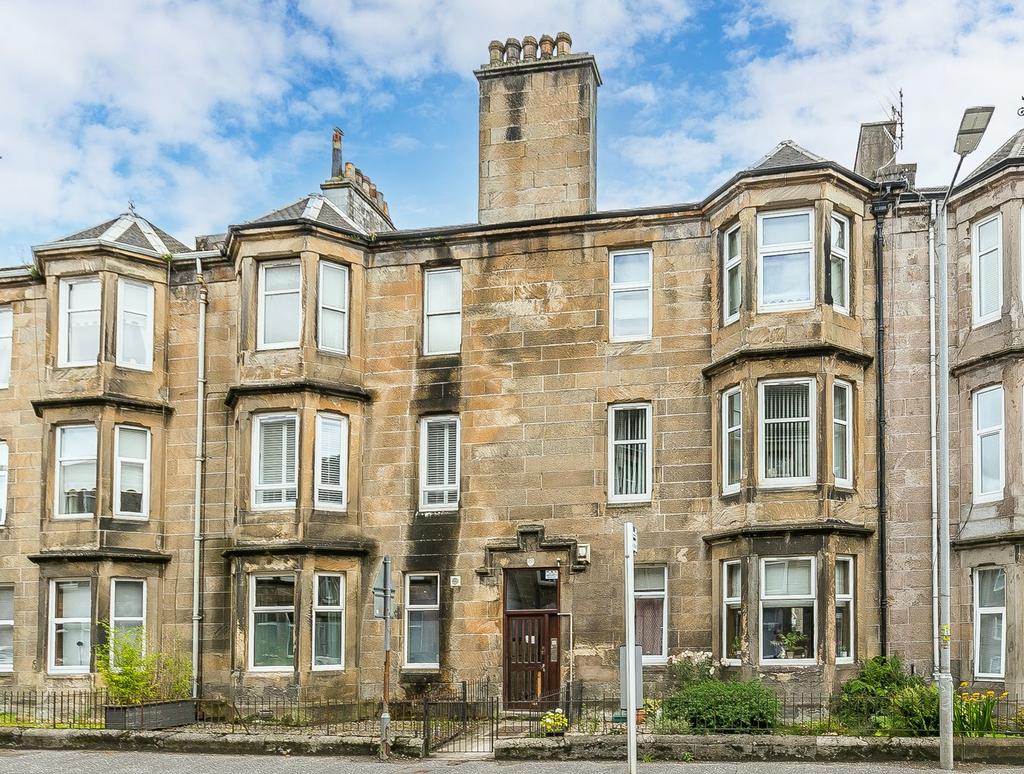 Bonhill Road, Dumbarton, G82 2 bed flat for sale £88,000