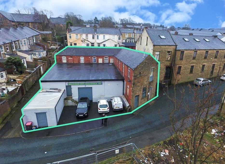 Clement St 3 Flats, 13 Units, 2 Offices & Garage, Accrington, BB5 2