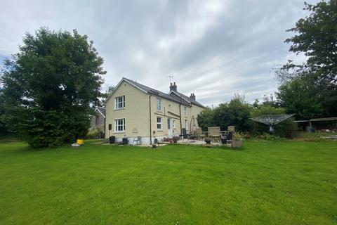 4 bedroom detached house for sale - Ty Mawr, Llanybydder, SA40