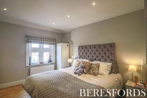 7 Convent Close, Upminster, RM14 2FA