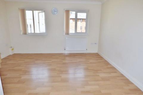 2 bedroom apartment to rent, Cross Street, Newport