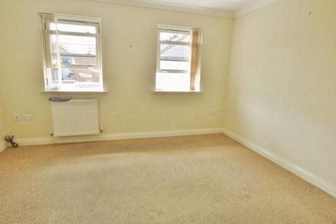 2 bedroom apartment to rent, Cross Street, Newport