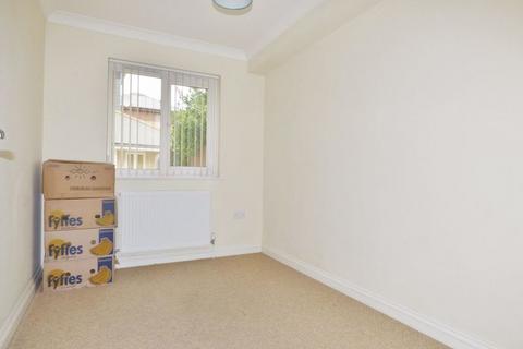 2 bedroom apartment to rent, Cross Street, Newport