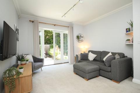 Flat 3, Victoria House, 3 Marlborough Road, Bournemouth, BH4 8DB