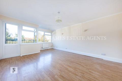 2 bedroom apartment to rent, Windsor Court, Southgate, London N14