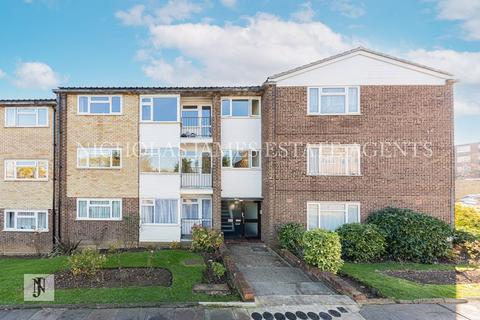 2 bedroom apartment to rent, Windsor Court, Southgate, London N14