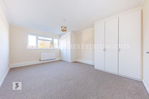 2 bedroom apartment to rent, Windsor Court, Southgate, London N14