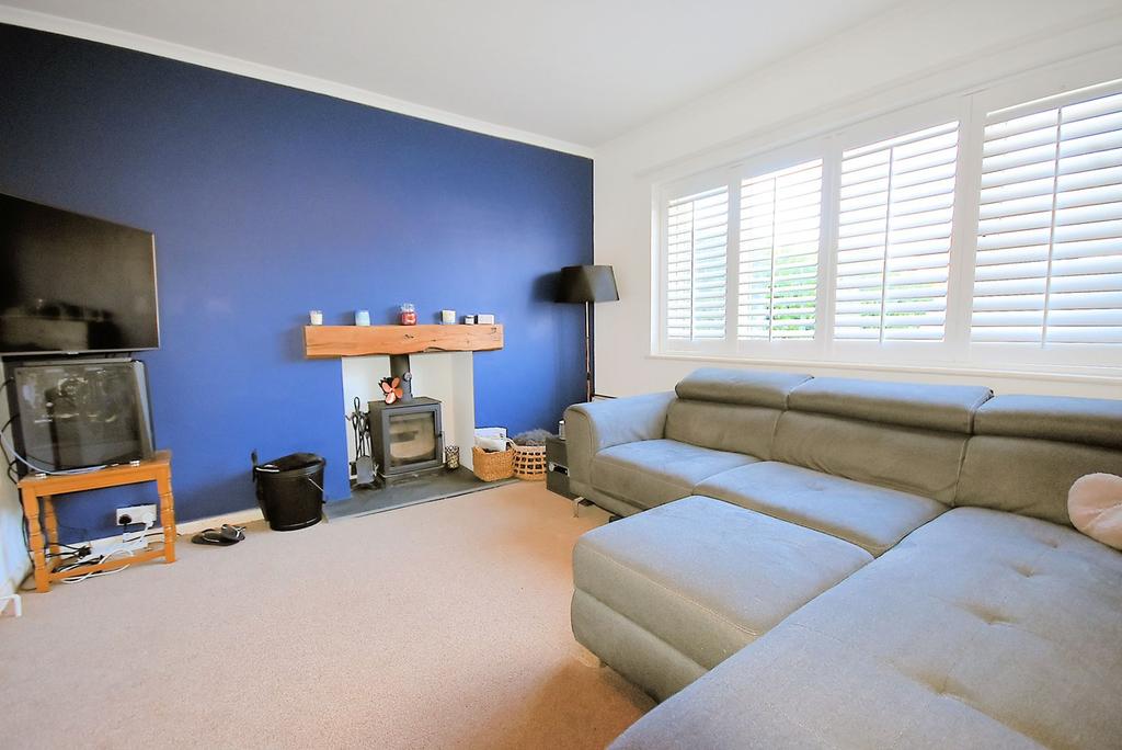 Oakhurst, Lichfield, WS14 3 bed detached house £390,000