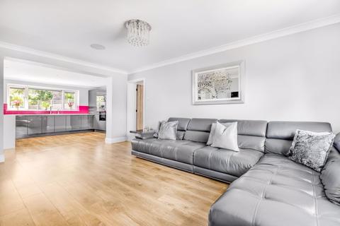 24 Pine Wood, Sunbury-on-thames, TW16 6SG